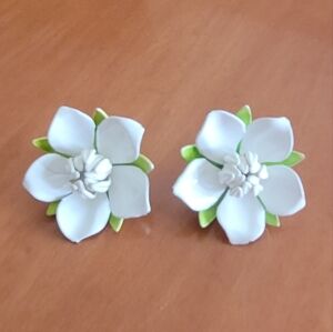 Vintage Sarah Conventry Wedding White Lotus Blossom Enamel Earrings‎